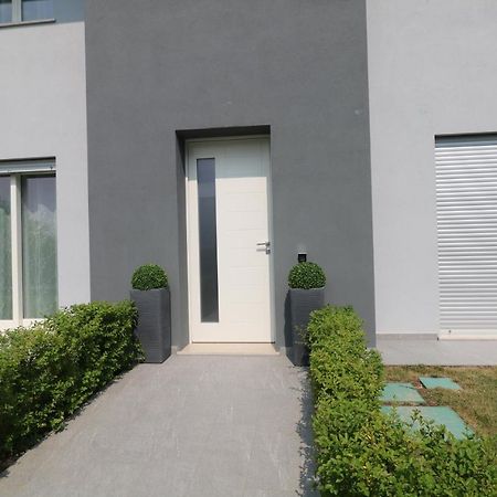 Marali Lake Apartments Di Enrica Bianchera ديسينسانو ديل غاردا المظهر الخارجي الصورة