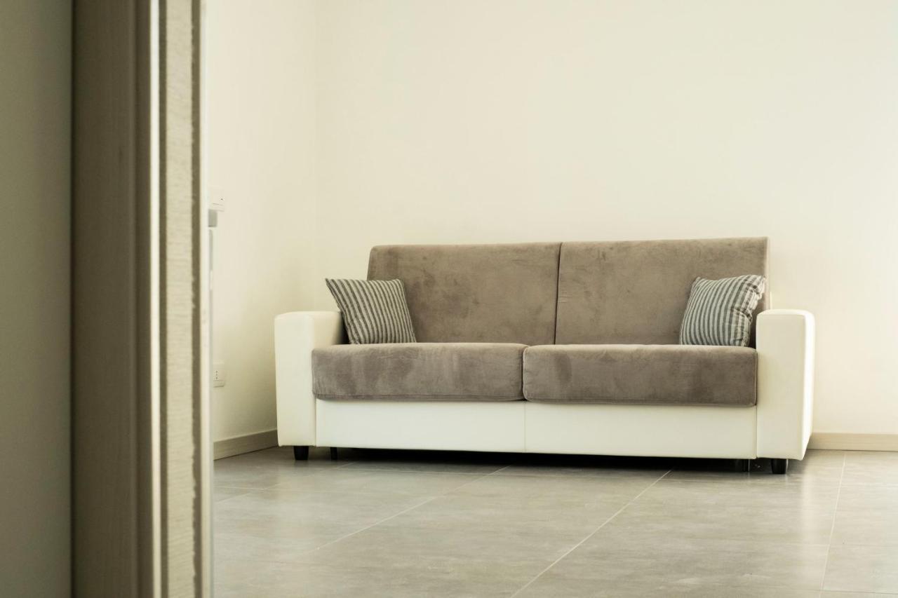Marali Lake Apartments Di Enrica Bianchera ديسينسانو ديل غاردا المظهر الخارجي الصورة