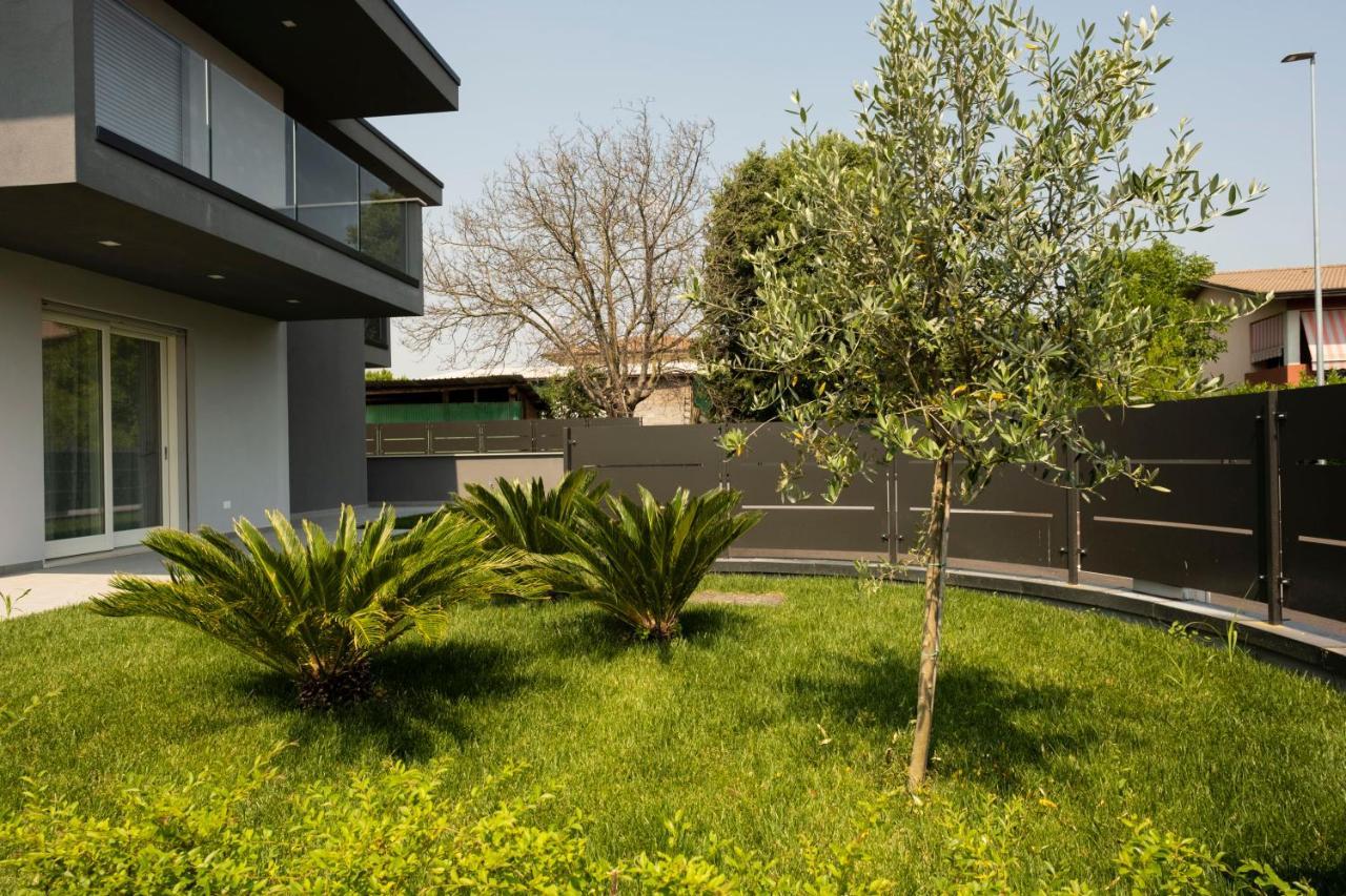 Marali Lake Apartments Di Enrica Bianchera ديسينسانو ديل غاردا المظهر الخارجي الصورة