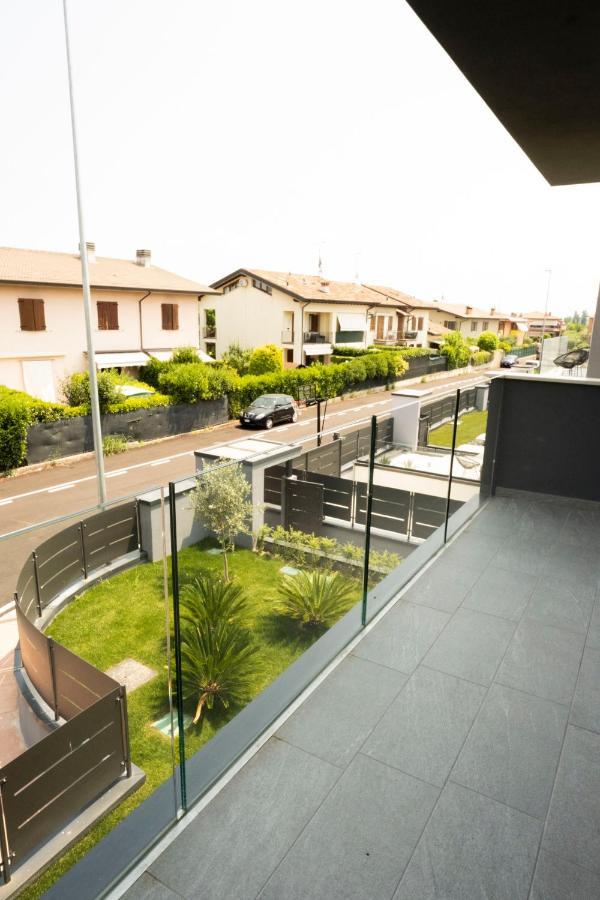 Marali Lake Apartments Di Enrica Bianchera ديسينسانو ديل غاردا المظهر الخارجي الصورة