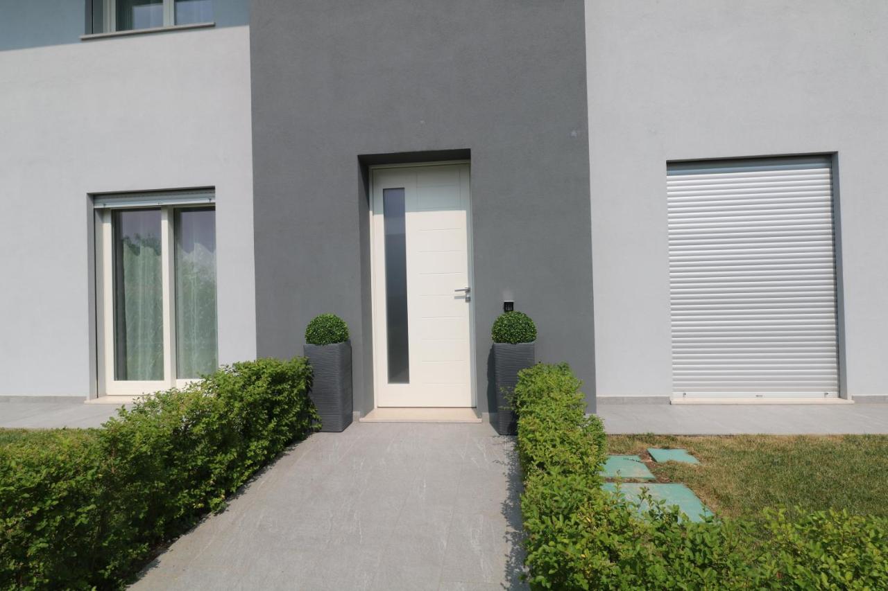 Marali Lake Apartments Di Enrica Bianchera ديسينسانو ديل غاردا المظهر الخارجي الصورة