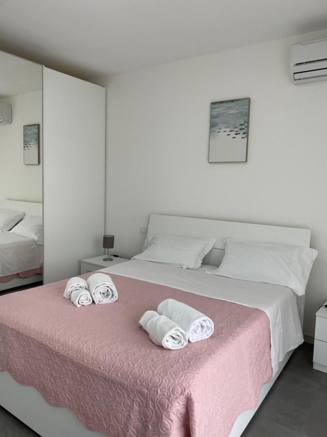 Marali Lake Apartments Di Enrica Bianchera ديسينسانو ديل غاردا المظهر الخارجي الصورة