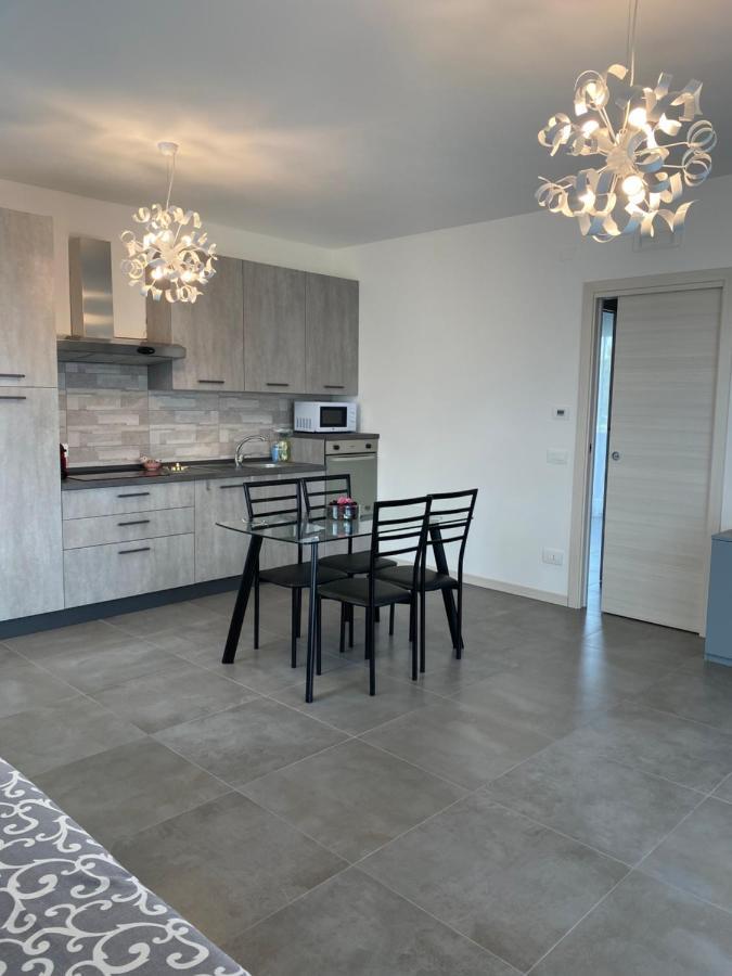 Marali Lake Apartments Di Enrica Bianchera ديسينسانو ديل غاردا المظهر الخارجي الصورة
