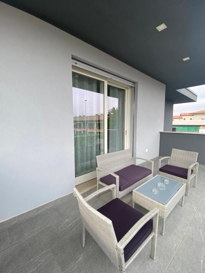 Marali Lake Apartments Di Enrica Bianchera ديسينسانو ديل غاردا المظهر الخارجي الصورة